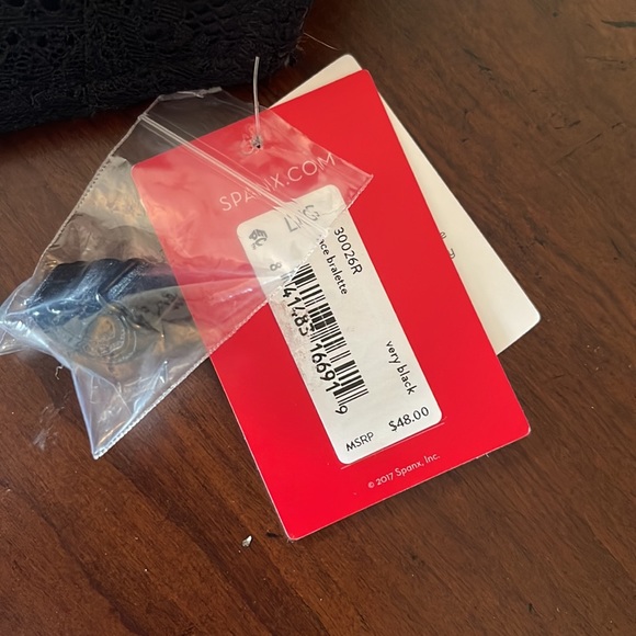 NWT Spanx Undie-Tectable Lace Bra - Picture 3 of 7